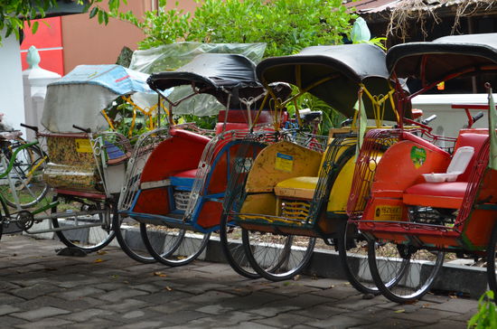 Ein beliebtes Fortbewegungsmittel auf Java - das Becak.