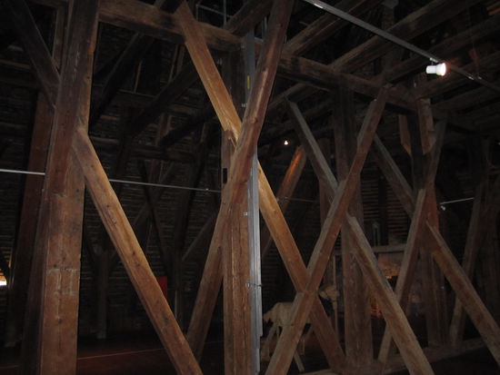 Der Dachboden des Thuner Schlosses, für mich ein Kunstwerk
- für Papa -