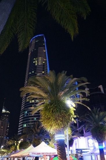 Surfers paradise bei Nacht