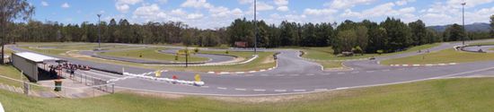 Sehr moderne Kartbahn am Steve irvin Way. Aber viel zu heiß für eine runde.