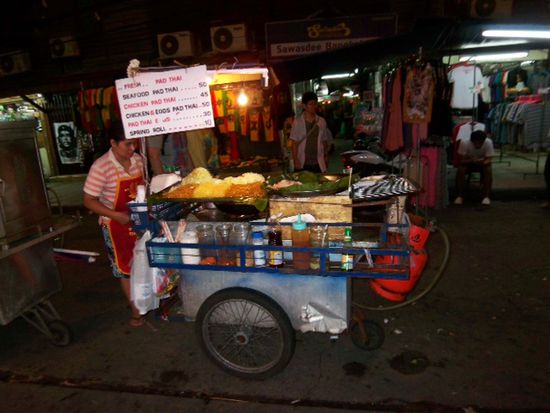 Strassenkueche ... Pad Thai ... mmm