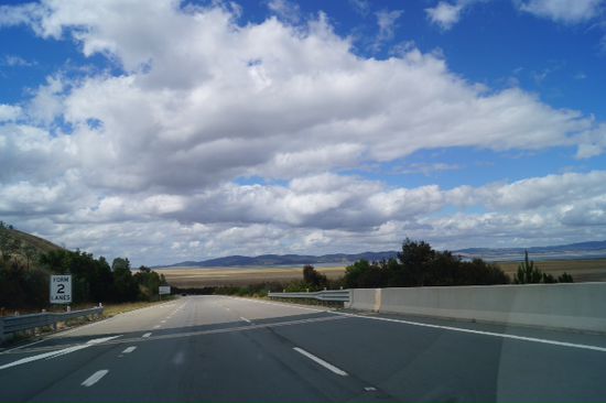 Immer wieder ein Foto Wert. Echt schöne Landschaften .
Hier am weg nach Canberra.