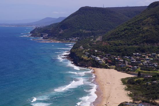 Bald Hill Lookout ... Und oben links die Sea Cliff Bridge.