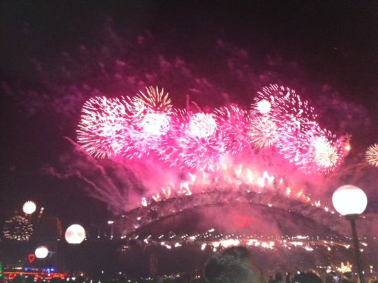 Finales Feuerwerk über der Harbor Bridge. Wow da hat's gekracht.