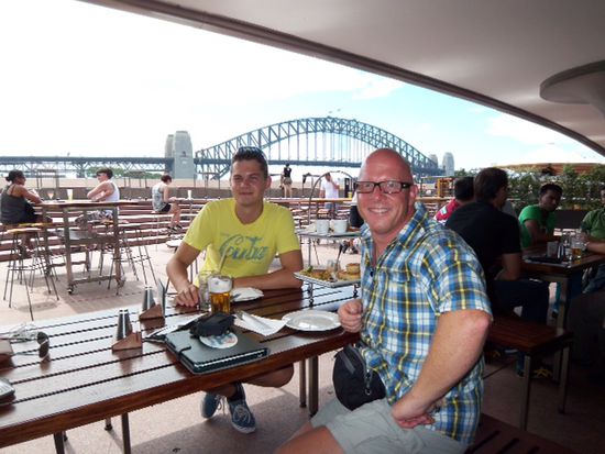 Sebastian und ich mit der opera House Taste plate for 2