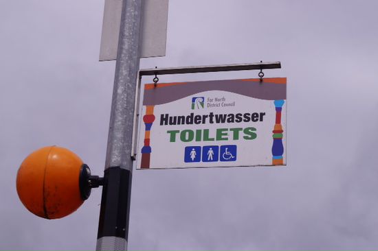 100 wasser klo
