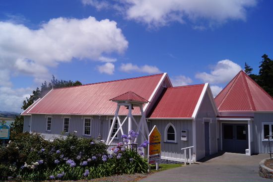 St Andrews Church in Mangouni ...
Ich brauch wegen der Engländerinnen im Nomads noch immer geistigen Beistand.