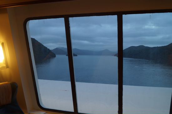 Morgens auf der Fähre ... Draussen wars doch noch recht kalt.
Aber Landschaftlich konnte man schon erahnen was kommt.