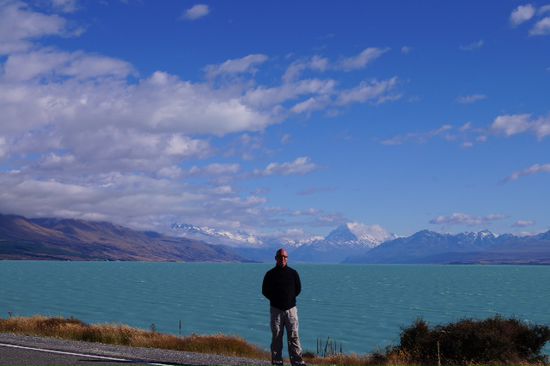 Lake Pukaki und hinten der gipfel des Mount Cook