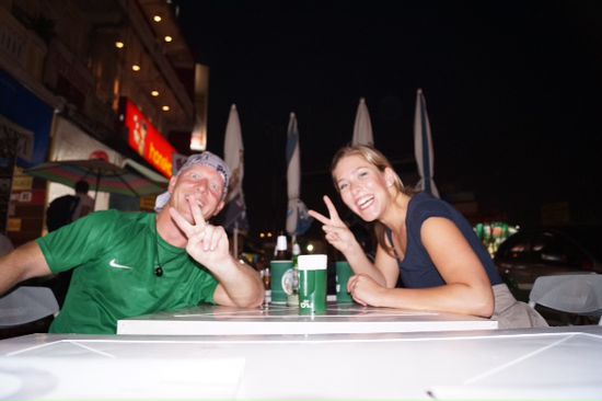Charlotte und ich beim Thai (wat denn sonst) zum Abendessen