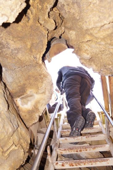 Und wieder raus aus der Höhle.
Kurz .... Weniger interessant... Gibts auch in Österreich