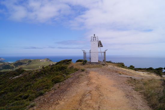 Leuchtturm am Cape Farewell ... Aber einer von der modernen Sorte .... Ohne Leucht .... Der funzt mit funk oder so