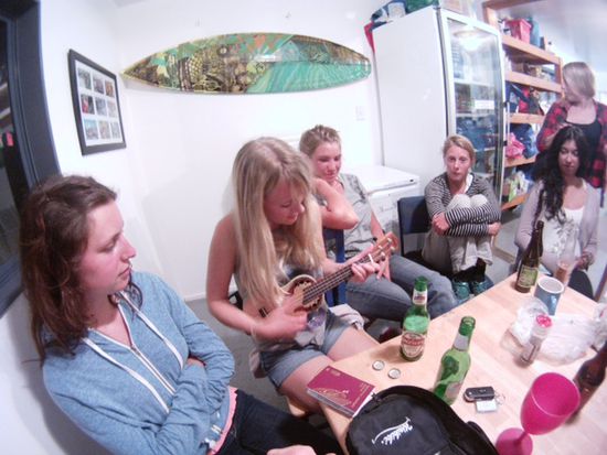 Jamen in der Hostelküche