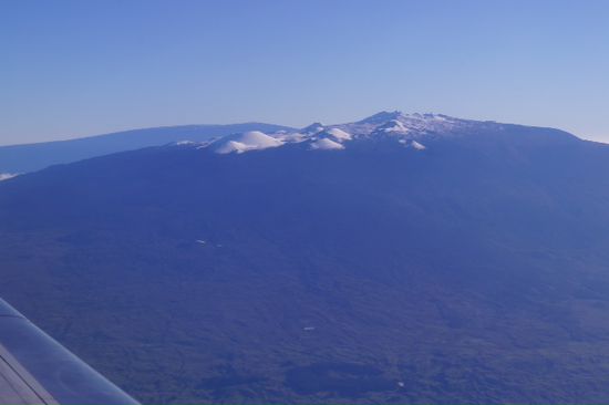 Glück gehabt. Der Gipfel mit den Observatories am mauna Kea.
