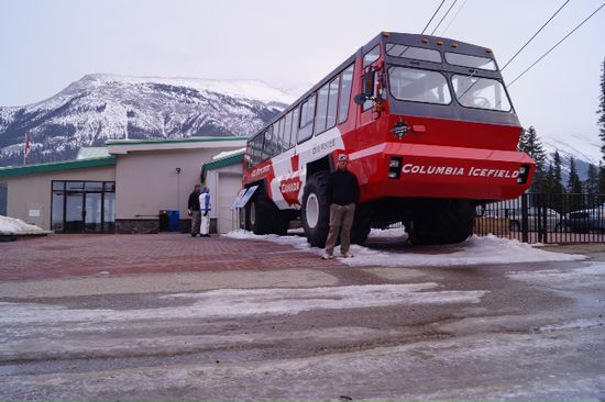 Mit diesen Monstern kann man Touren auf den Icefields machen.
Wie gesagt ... Hier ist echt alles größer