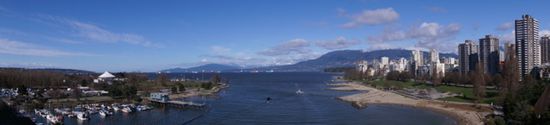 Auf der Murrowbridge mit Blick zum Meer ... Jede Menge Frachtschiffe waren zu sehen
