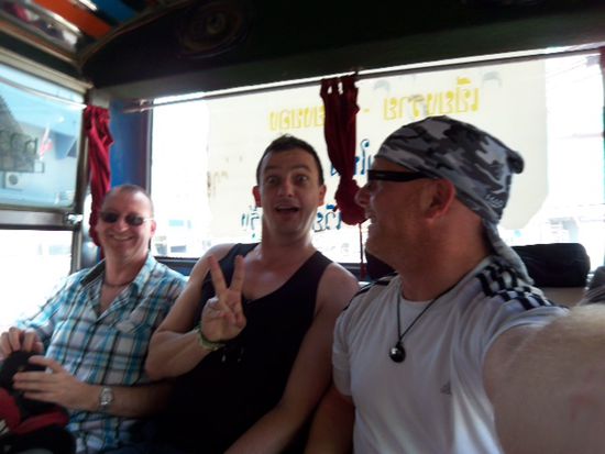Roland und Jason im Bus nach Chiang Khong