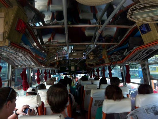 Der Bus war auch echt witzig mit den Ventilatoren am Dach die sich in alle Richtungen drehen.