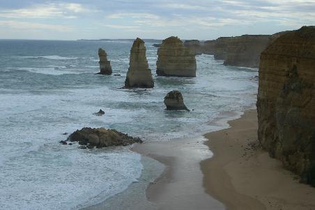 Die beruehmten 12 Apostel an der Great Ocean Road