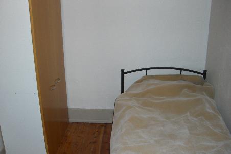 Mein spartanisches, aber zweckmaessiges Zimmer!