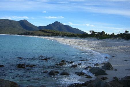 Der Strand in der Wine Glass Bay.
