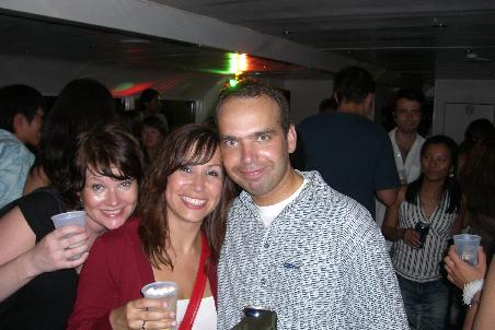 Marie, Andrea und Ulli auf der Tanzfläche des Party-Boots!
