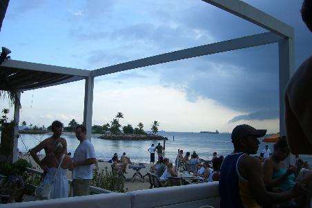Ein netter Beachclub auf Sentosa Island.