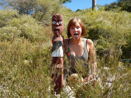 Verena in Maori-Pose 