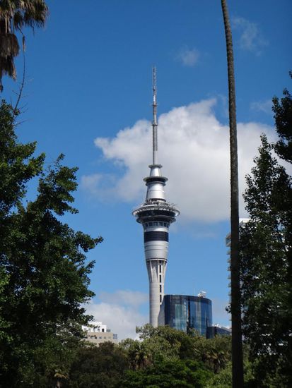 Der Sky Tower, eines der Wahrzeichen Aucklands