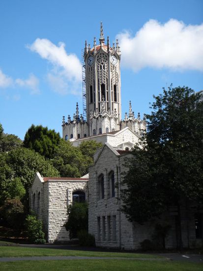 Die Uni und der berühmte Glockenturm