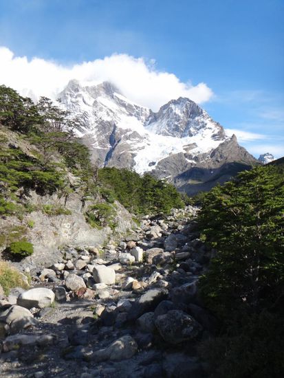 Zwischendurch muss man immer mal über ein paar Steine steigen.