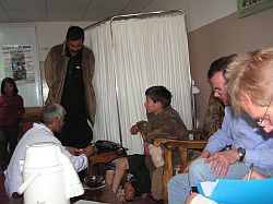 Im Untersuchungszimmer des Indira-Ghandi-Kinderkrankenhauses von Kabul