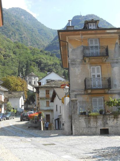 entlang der Via Nazionale...Vogogna - Italien