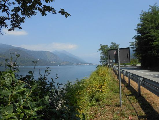 Lago d`orta - Italien 
entlang der SS229 Richtung Gozzano - Italien
http://de.wikipedia.org/wiki/Ortasee
Blick auf die Stadt Omegna
http://de.wikipedia.org/wiki/Omegna