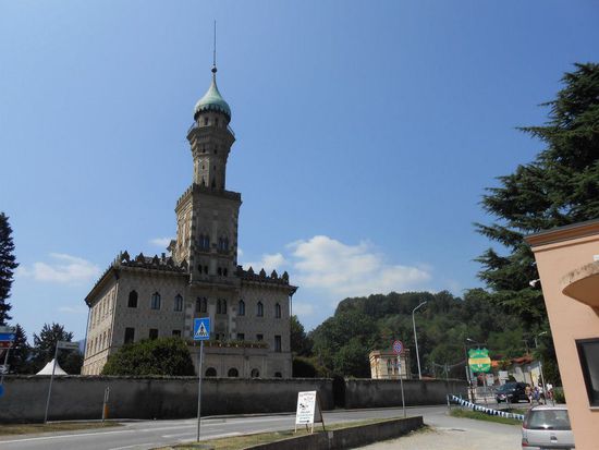 http://www.hotelvillacrespi.it/hotel_orta/hotel_orta.html
http://www.villacrespi.it/documents/BROCHURE_VILLA_CRESPI.pdf