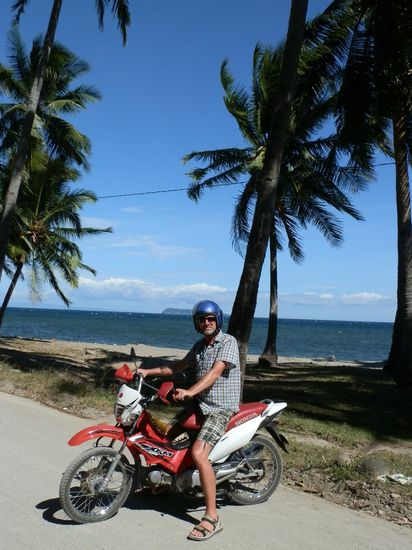 Genau das braucht man hier 
Eine Geländemaschine wegen der netten Straßen 