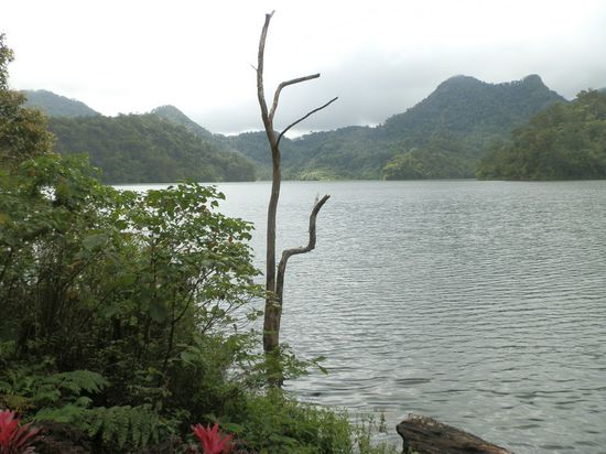 Der größere der Twin Lakes
