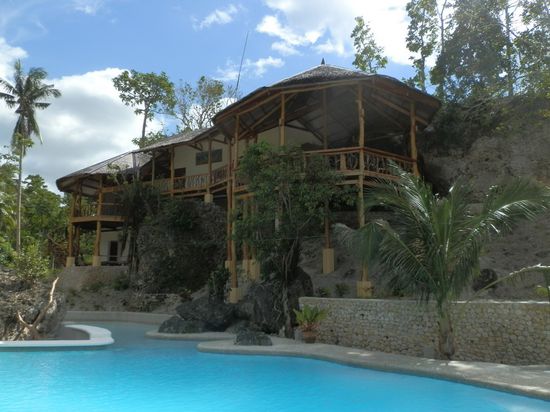 Das neue Resort von einem Schweitzer
Sehr netter Kerl
Aber das Resort gehört  dann auch wieder zur Oberliga