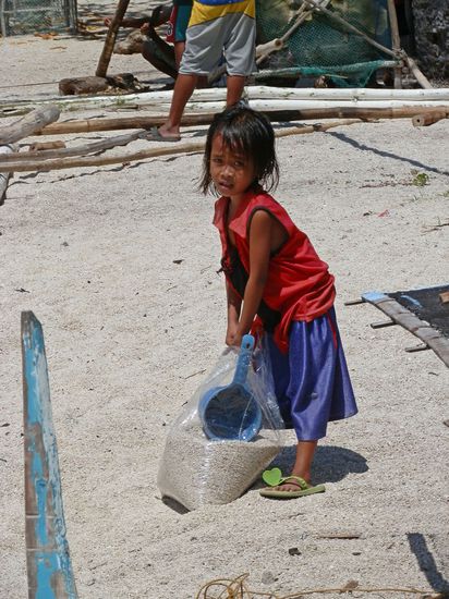 Sie weis nicht was sie von uns halten soll