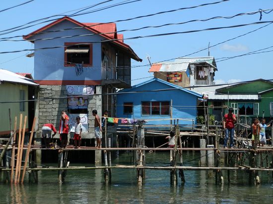 Auf dem Wasser kostet es warscheinlich keine Steuern !