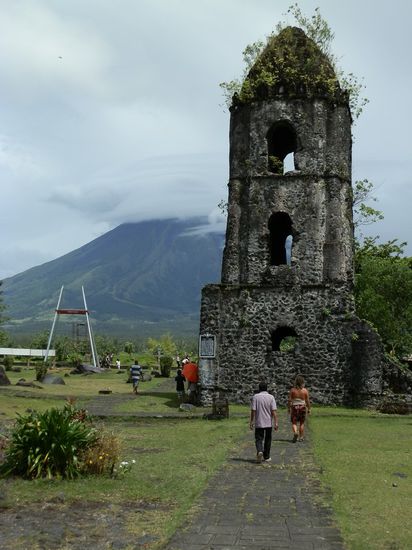 Die übriggebliebene Kirchturmspitze
Steht nach fast 1000 Jahren immer noch da