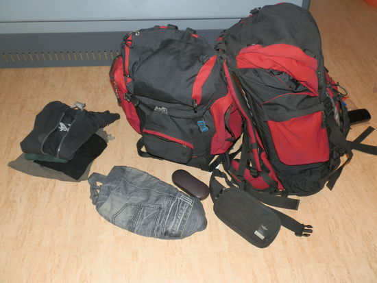 Rucksäcke sind gefüllt, das Herz hüpft und für die letzten Grüße läuft das Telefon heiß 