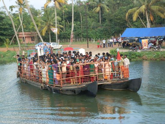 Auf der anderen Seite des Kanals gabs was zu feiern!
Alle wollen da hin - auf einmal - sofort