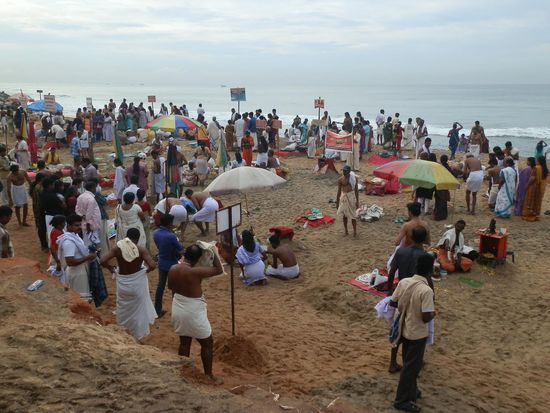 Ein paar Tage später!
Wir waren sonst immer zu spät 
Denn hier fängt alles schon zum Sonnenaufgang an