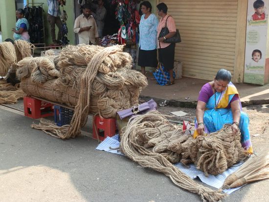 Hier gibt es noch richtige von Hand gedrehte Seile.