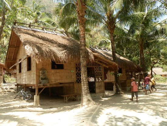 Durch das Dorf wieder zurück zum Strand
