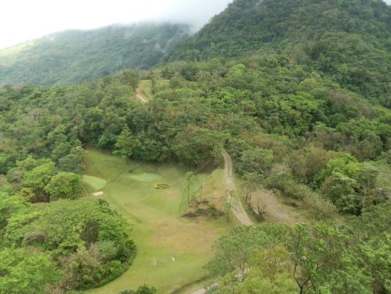 Sogar einen Golfplatz gibt dort oben!