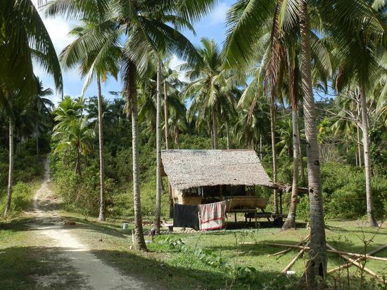 Es gibt nur den einen Weg mitten durch eine Siedlung 
Hoffentlich keine Sackgasse