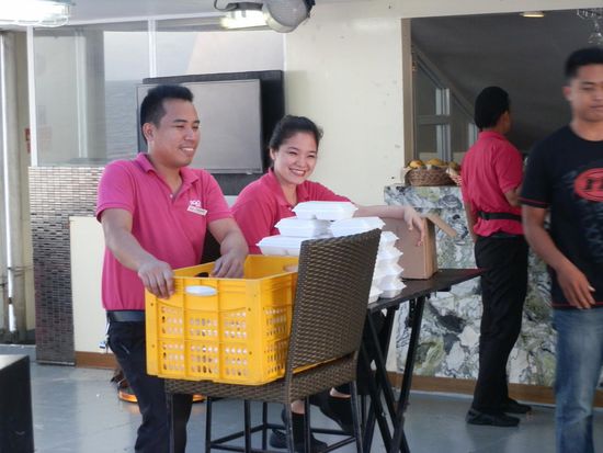 Essensausgabe 
Lustig waren die ja