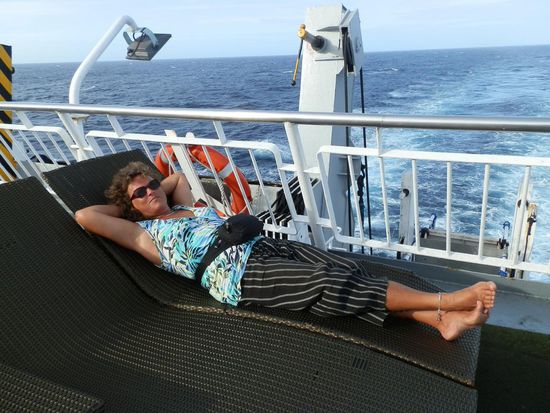 Kreuzfahrt gefällig
Zuerst ging es auf dem ganzen Deck zu relaxen aber dann gab es immer mehr salzige Duschen